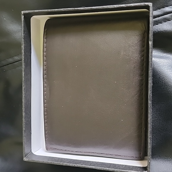 NIB Mens BI-FOLD Wallet-Brown - Picture 8 of 8